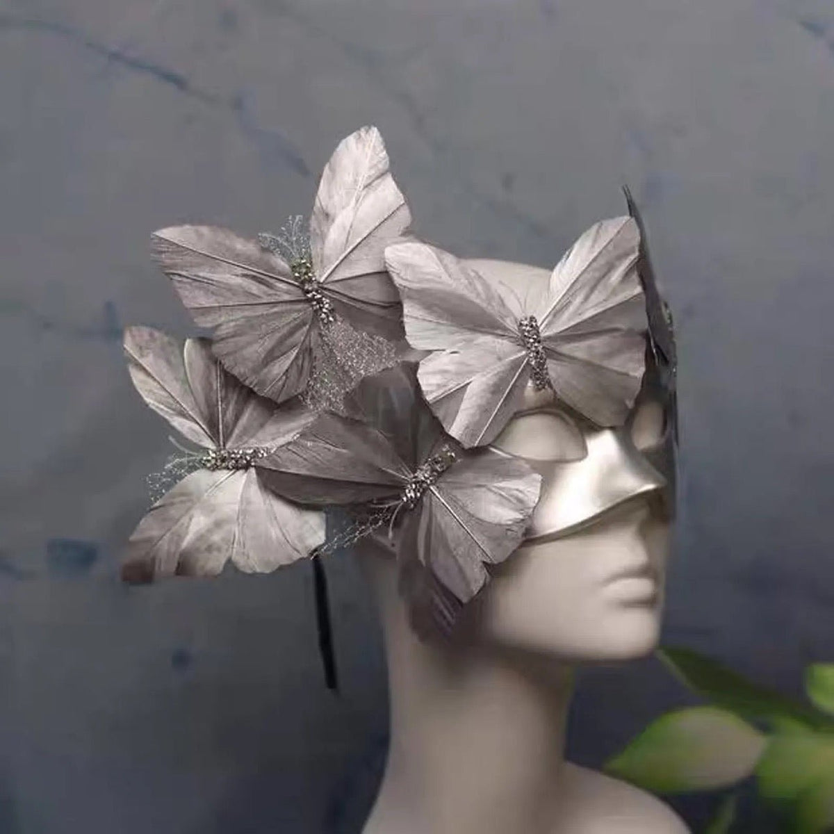 Gold Butterfly Masquerade Mask - EclipseAdorn