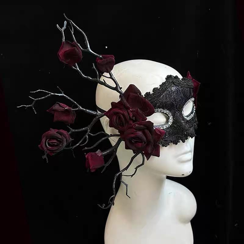 Carefully made crown by EclipseAdorn