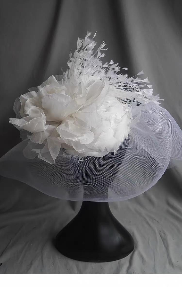 White Floral Fascinator Fascinator variant_title - EclipseAdorn